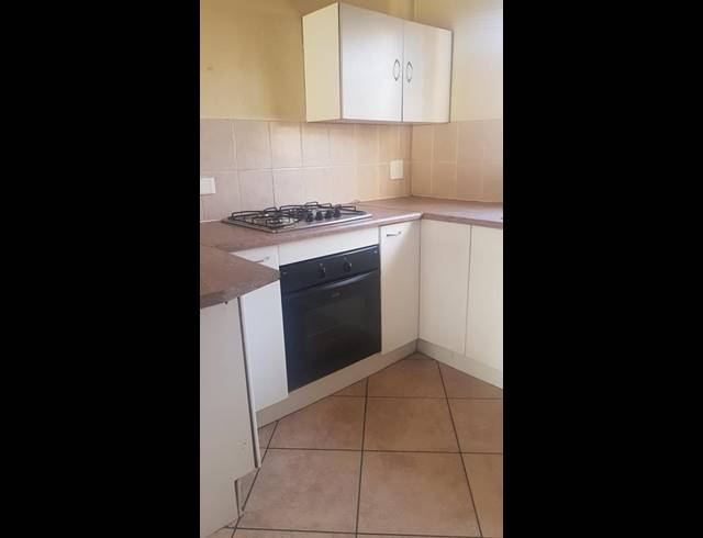 2 BEDROOM PROPERTY TO RENT IN HELIKONPARK